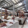 Padagang daging sapi di pasar baru Kuningan.